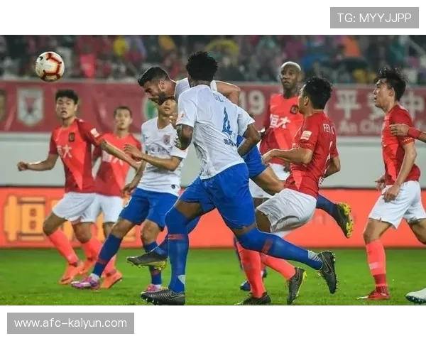 索兰克推开胡桑诺夫争议进球：VAR确认有效，瓜迪奥拉赛后质疑判罚