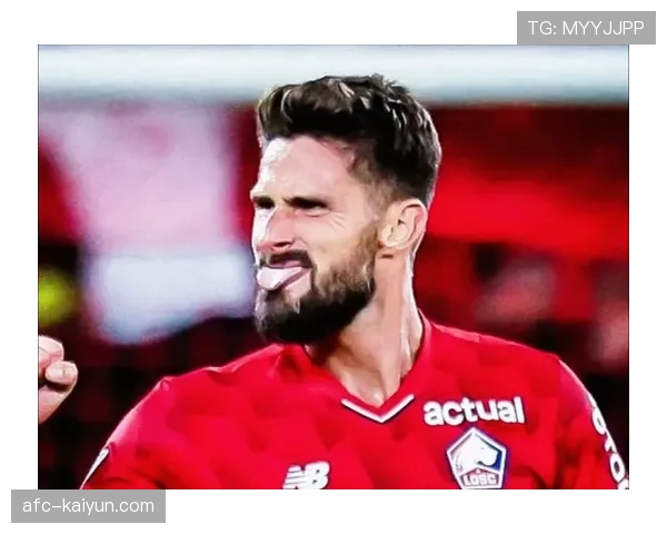 前法国国脚,现尼斯俱乐部体育总监吉鲁现身里昂考察青年球员