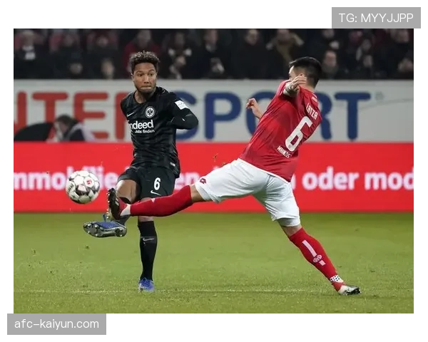 美因茨主场突发技术故障，比赛因照明问题中断8分钟